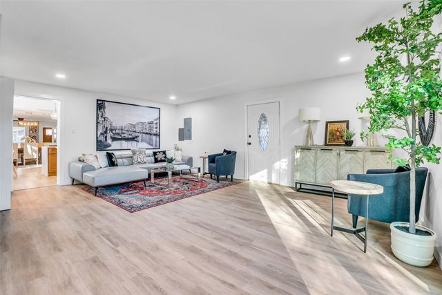 3518 W Rochelle Road, Irving, TX 75062