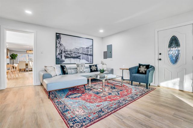 3518 W Rochelle Road, Irving, TX 75062