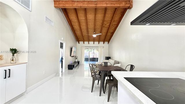 10271 Oleander Ct, Pembroke Pines, FL 33026