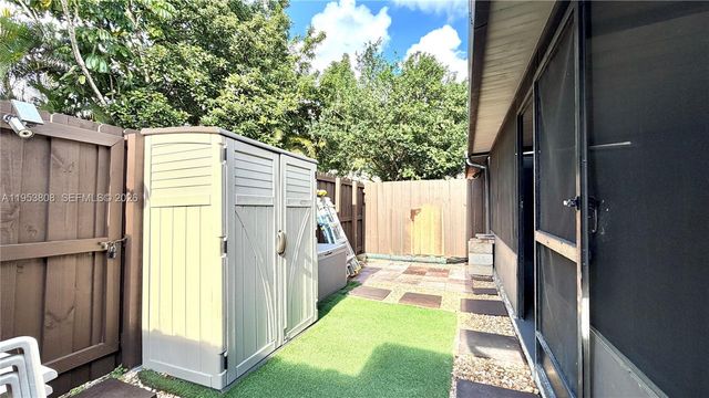 10271 Oleander Ct, Pembroke Pines, FL 33026