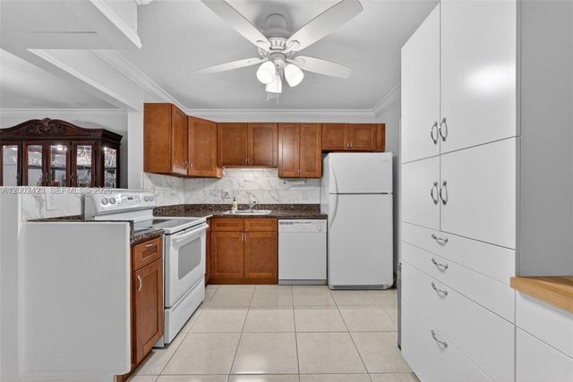 4750 NW 22nd Ct 115, Lauderhill, FL 33313