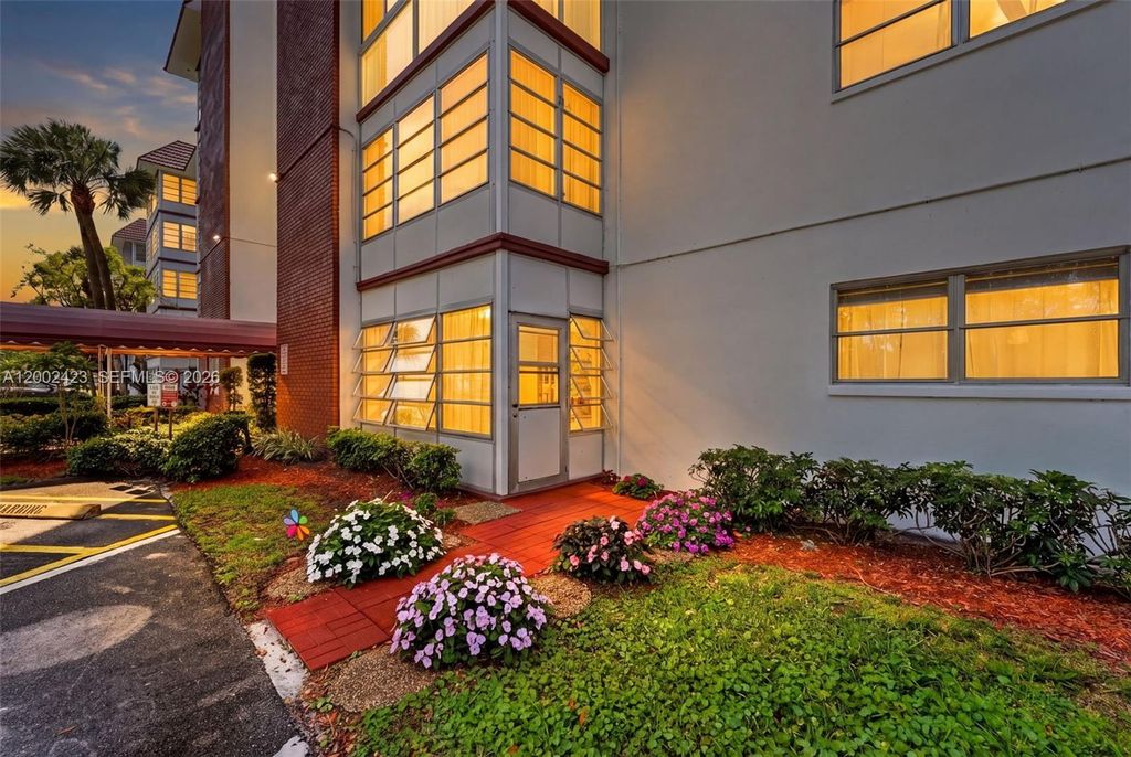 4750 NW 22nd Ct 115, Lauderhill, FL 33313