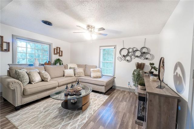 6500 Metcalf Avenue, Mission, KS 66202