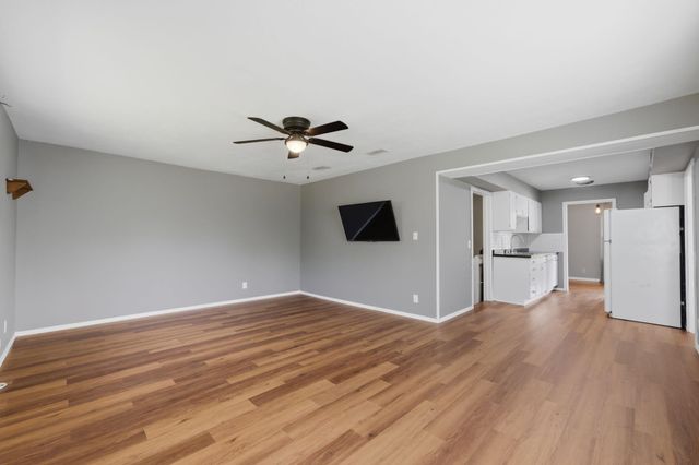 1713 S Drollinger, Wichita, KS 67218