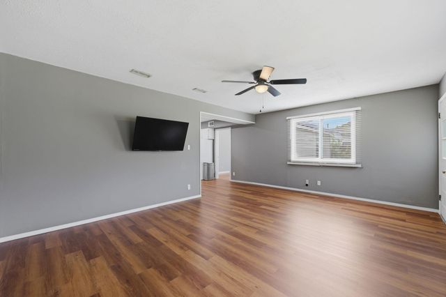 1713 S Drollinger, Wichita, KS 67218