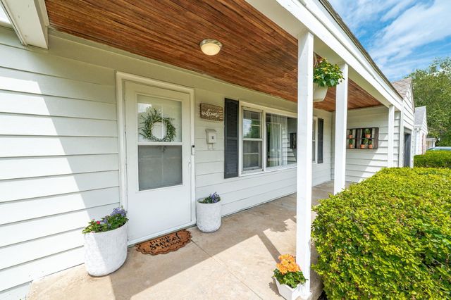 1713 S Drollinger, Wichita, KS 67218