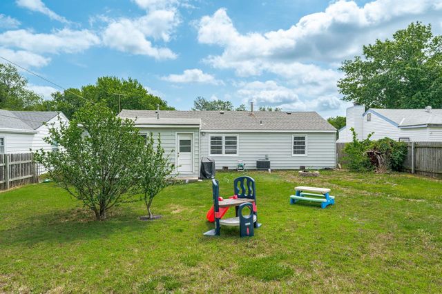 1713 S Drollinger, Wichita, KS 67218