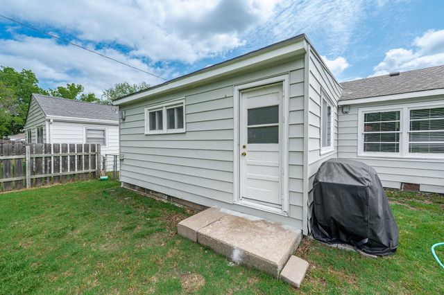 1713 S Drollinger, Wichita, KS 67218