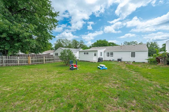 1713 S Drollinger, Wichita, KS 67218