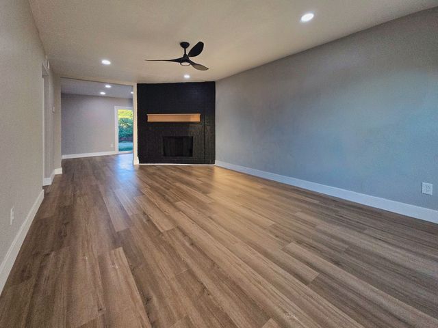 5252 Parkview Drive, Haltom City, TX 76148