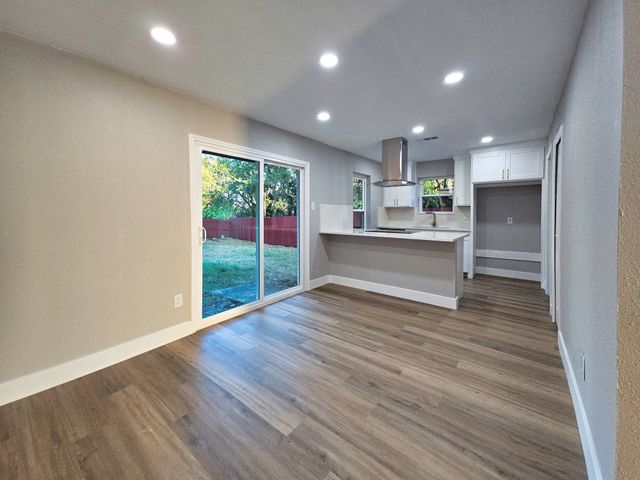 5252 Parkview Drive, Haltom City, TX 76148