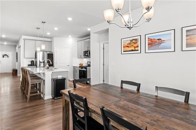 5237 Garnet Hill Drive, Clemmons, NC 27012