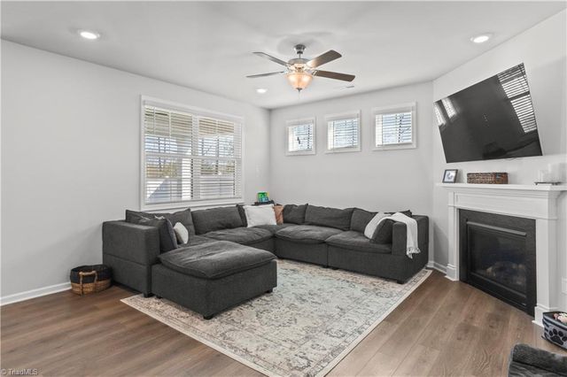 5237 Garnet Hill Drive, Clemmons, NC 27012