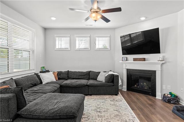 5237 Garnet Hill Drive, Clemmons, NC 27012