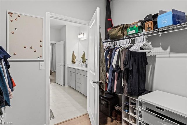 5237 Garnet Hill Drive, Clemmons, NC 27012