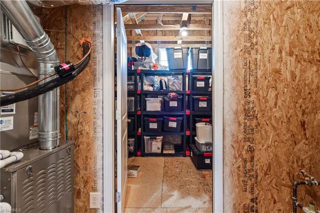 5237 Garnet Hill Drive, Clemmons, NC 27012