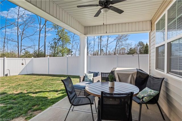 5237 Garnet Hill Drive, Clemmons, NC 27012