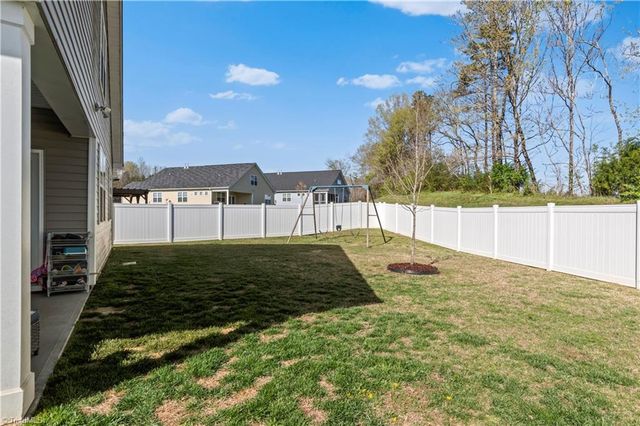 5237 Garnet Hill Drive, Clemmons, NC 27012