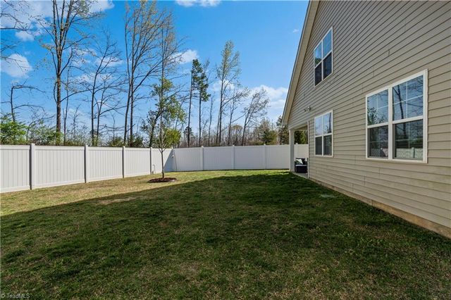 5237 Garnet Hill Drive, Clemmons, NC 27012