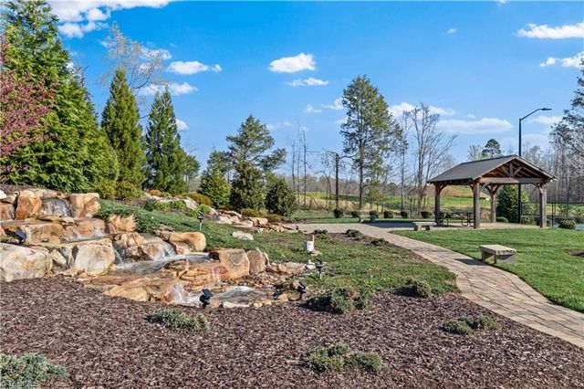 5237 Garnet Hill Drive, Clemmons, NC 27012