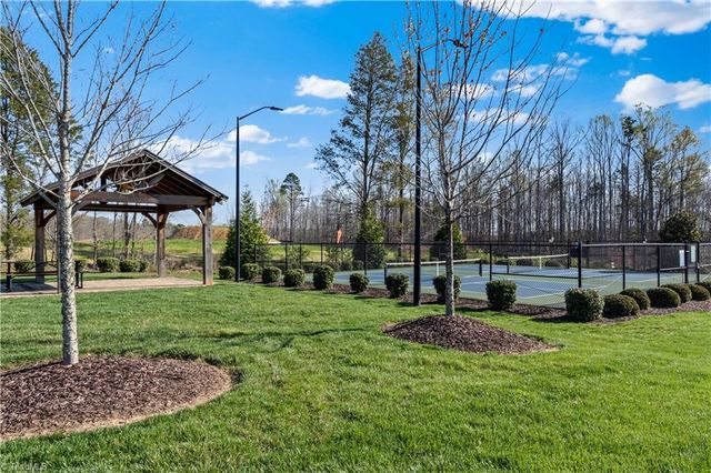 5237 Garnet Hill Drive, Clemmons, NC 27012