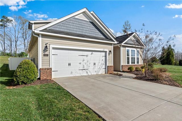 5237 Garnet Hill Drive, Clemmons, NC 27012