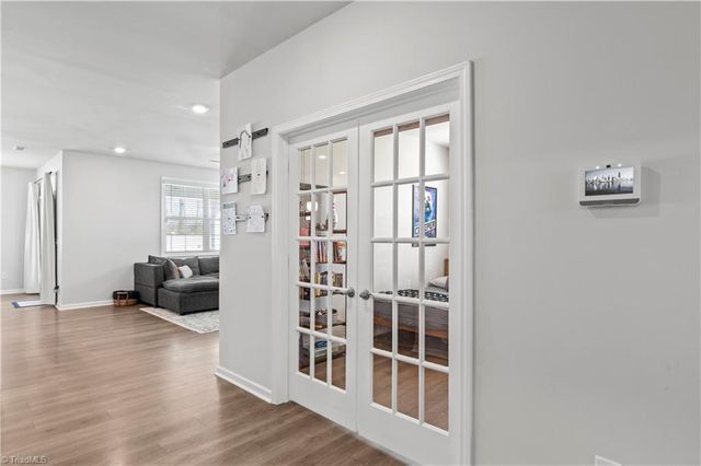 5237 Garnet Hill Drive, Clemmons, NC 27012