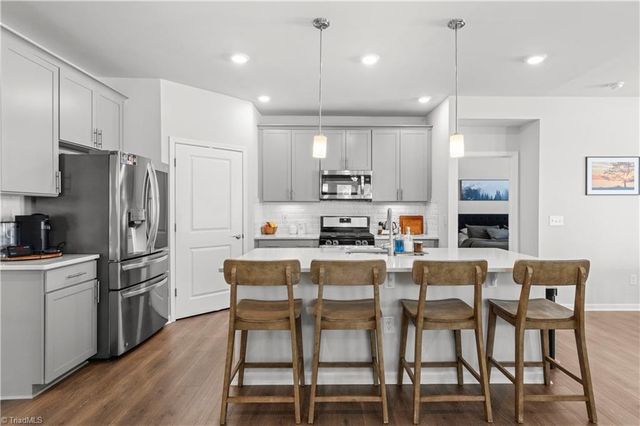 5237 Garnet Hill Drive, Clemmons, NC 27012