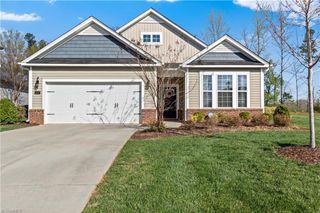 5237 Garnet Hill Drive, Clemmons, NC 27012