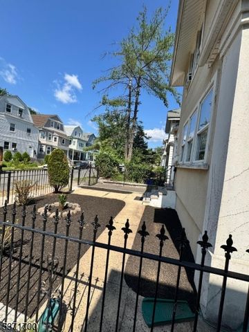 106 Summit St, East Orange City, NJ 07017