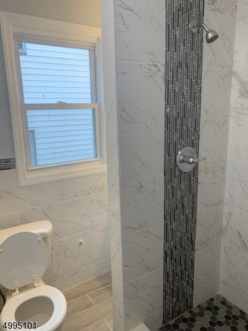 106 Summit St, East Orange City, NJ 07017