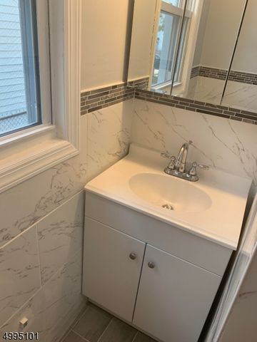 106 Summit St, East Orange City, NJ 07017