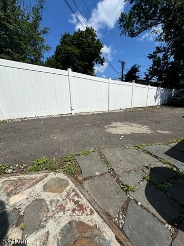 106 Summit St, East Orange City, NJ 07017