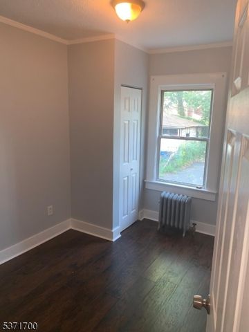 106 Summit St, East Orange City, NJ 07017