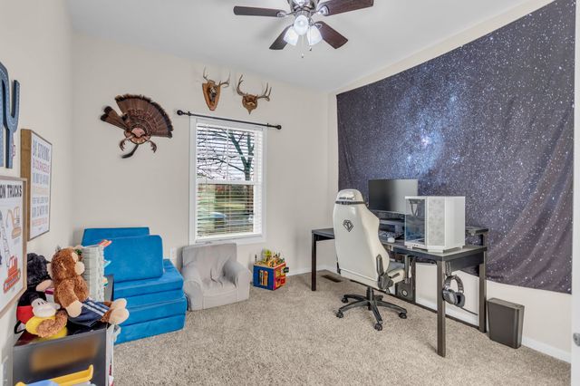 724 Redwood Cir, Columbia, TN 38401