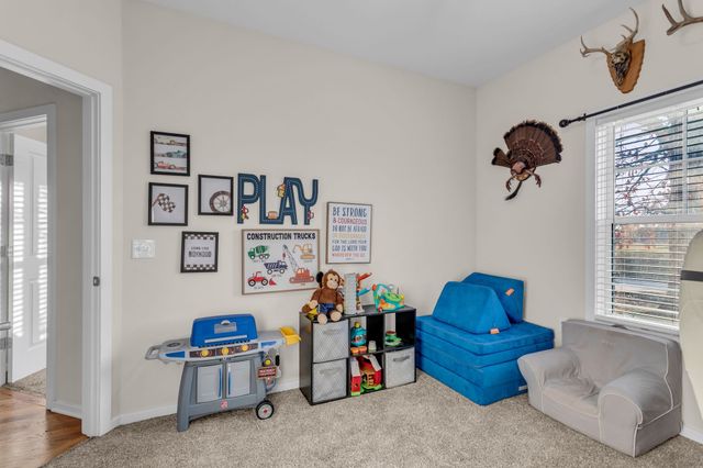 724 Redwood Cir, Columbia, TN 38401