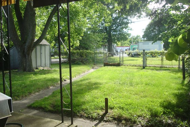 2740 Elkhart Street, Lake Station, IN 46405