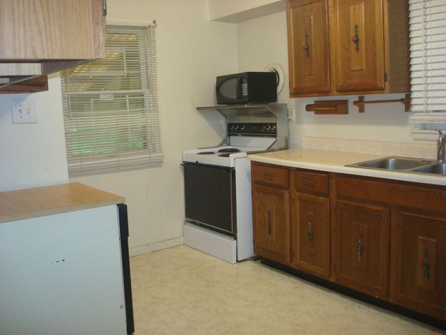 2740 Elkhart Street, Lake Station, IN 46405