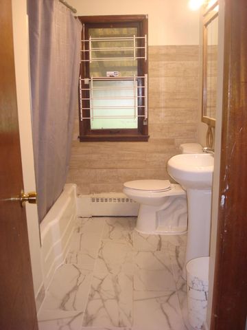 2740 Elkhart Street, Lake Station, IN 46405