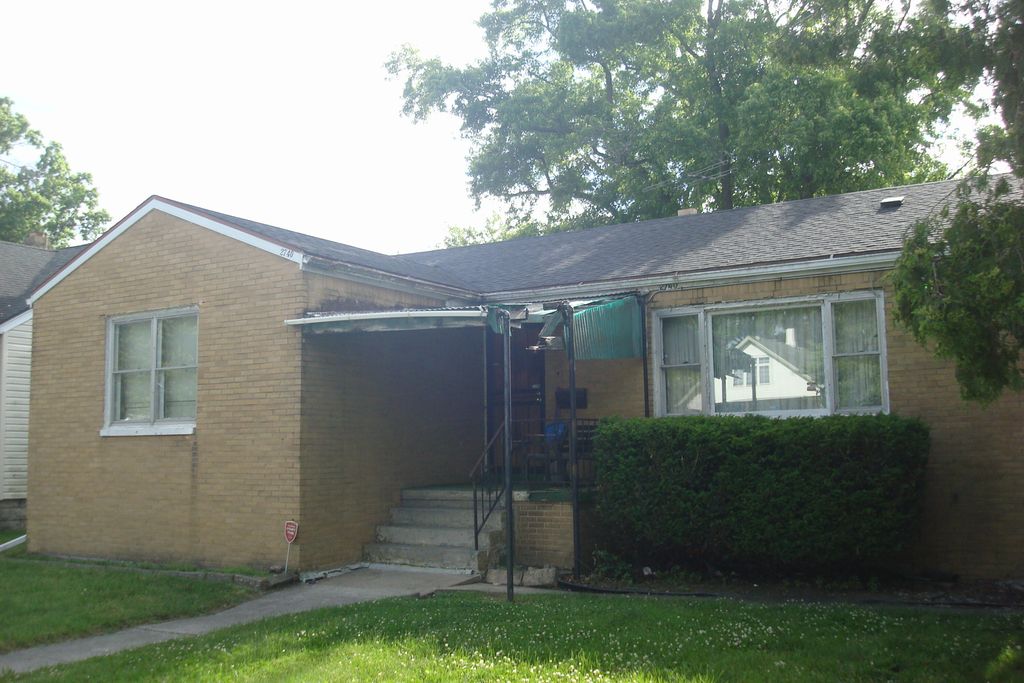 2740 Elkhart Street, Lake Station, IN 46405