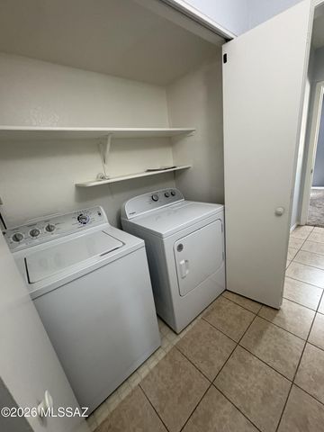 681 N Hearthside Lane, Tucson, AZ 85748