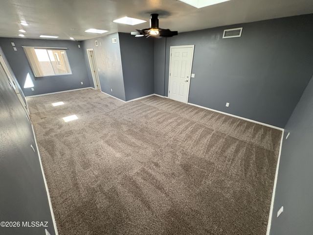 681 N Hearthside Lane, Tucson, AZ 85748