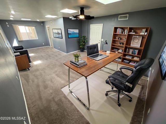 681 N Hearthside Lane, Tucson, AZ 85748