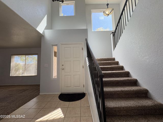 681 N Hearthside Lane, Tucson, AZ 85748