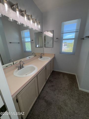 681 N Hearthside Lane, Tucson, AZ 85748