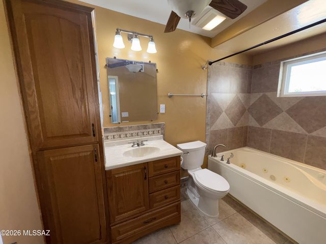 681 N Hearthside Lane, Tucson, AZ 85748