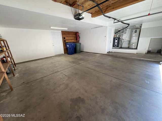 681 N Hearthside Lane, Tucson, AZ 85748