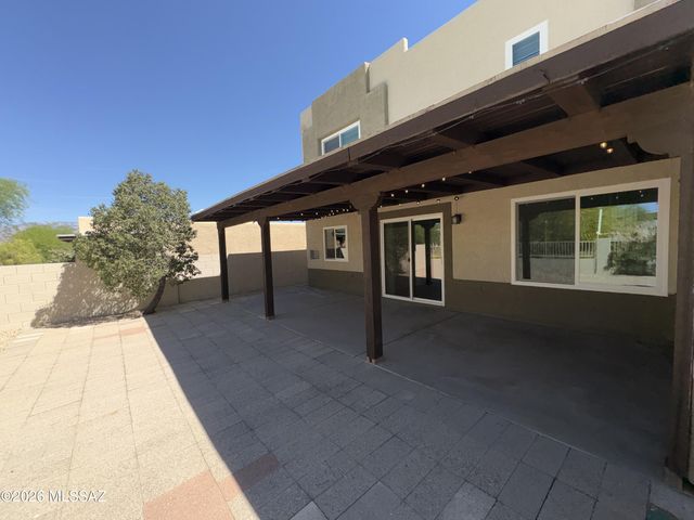 681 N Hearthside Lane, Tucson, AZ 85748