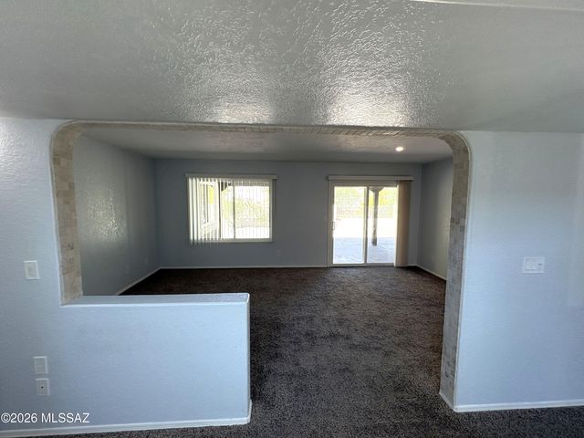 681 N Hearthside Lane, Tucson, AZ 85748