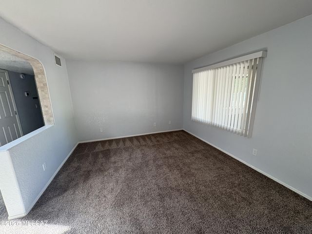 681 N Hearthside Lane, Tucson, AZ 85748